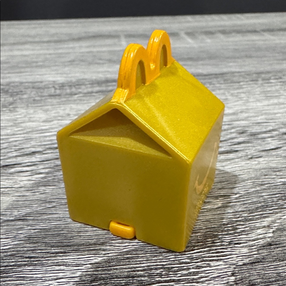 McDonald’s | Lil’ McDonalds: Golden Happy Meal (2025) - Happy Meal Toy - Picture 8 of 13